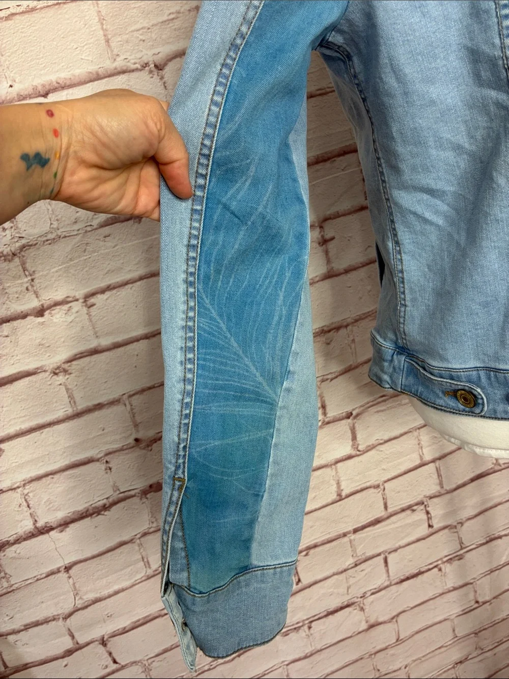 Custom Upcycled Peacock Feather Printed Light Wash Denim Jacket Like New Size 8